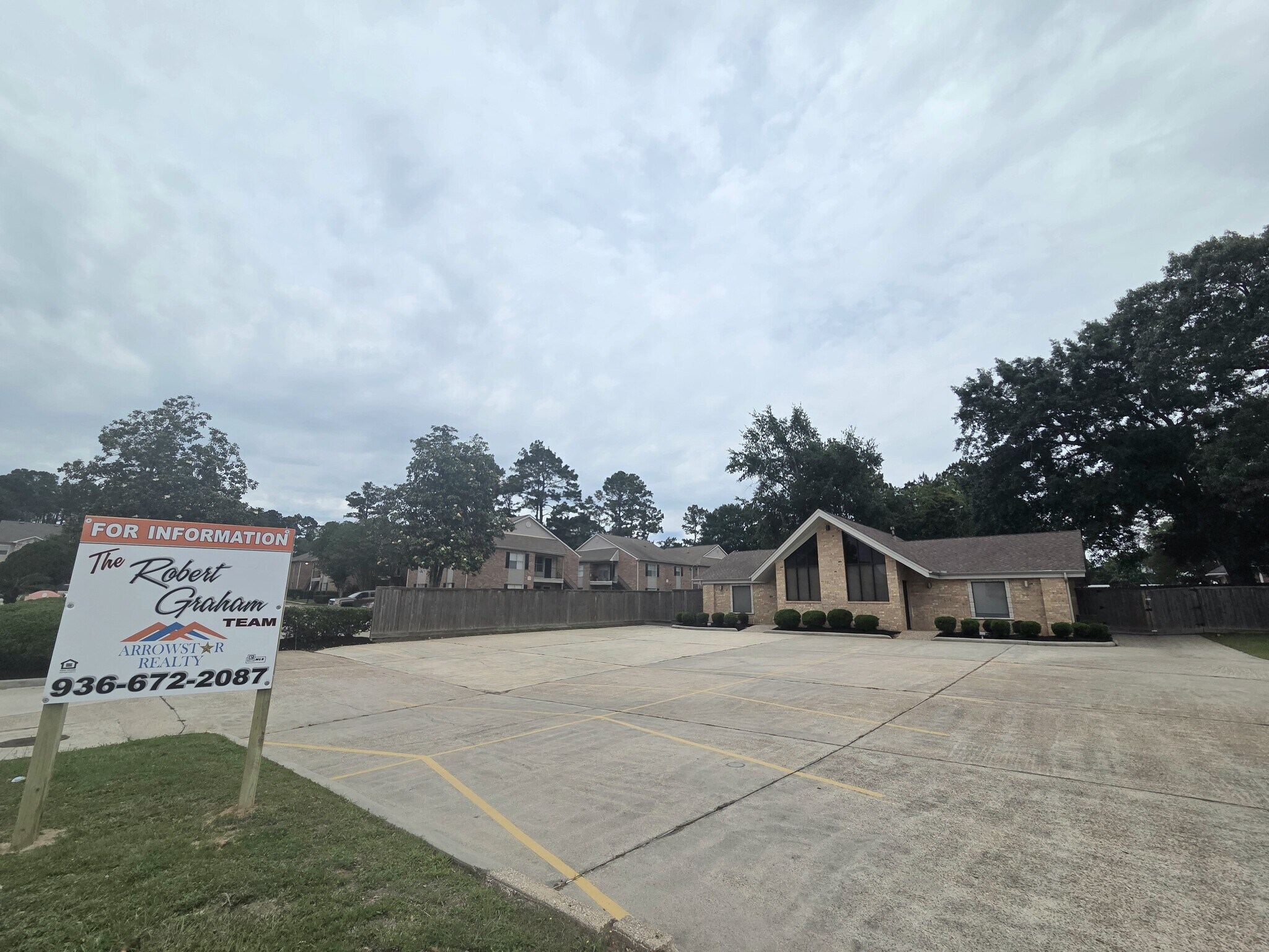 2204 Sunpark Dr, Conroe, TX for Sale