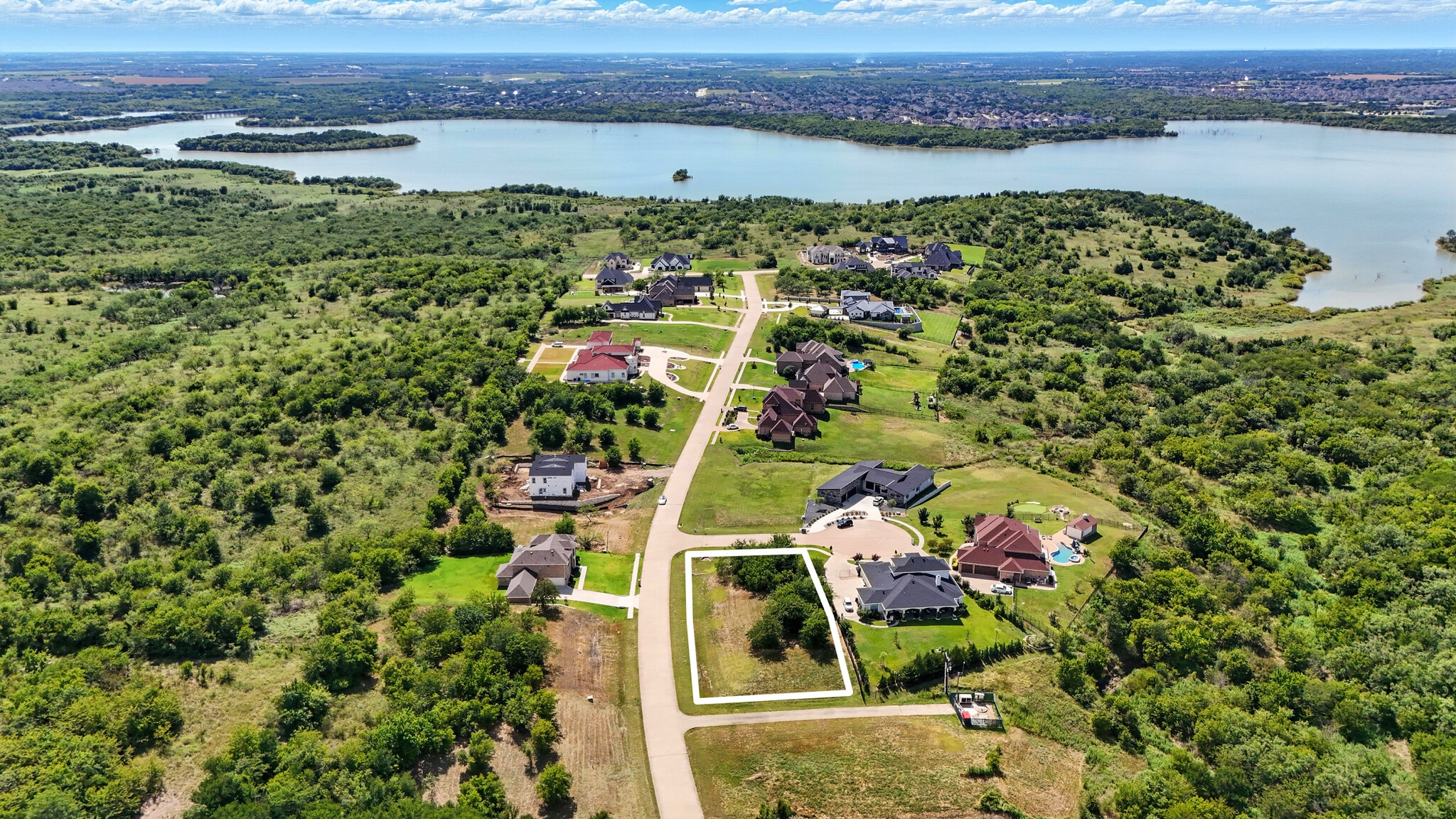 1104 Prosperity Ct, Cedar Hill, TX for Sale