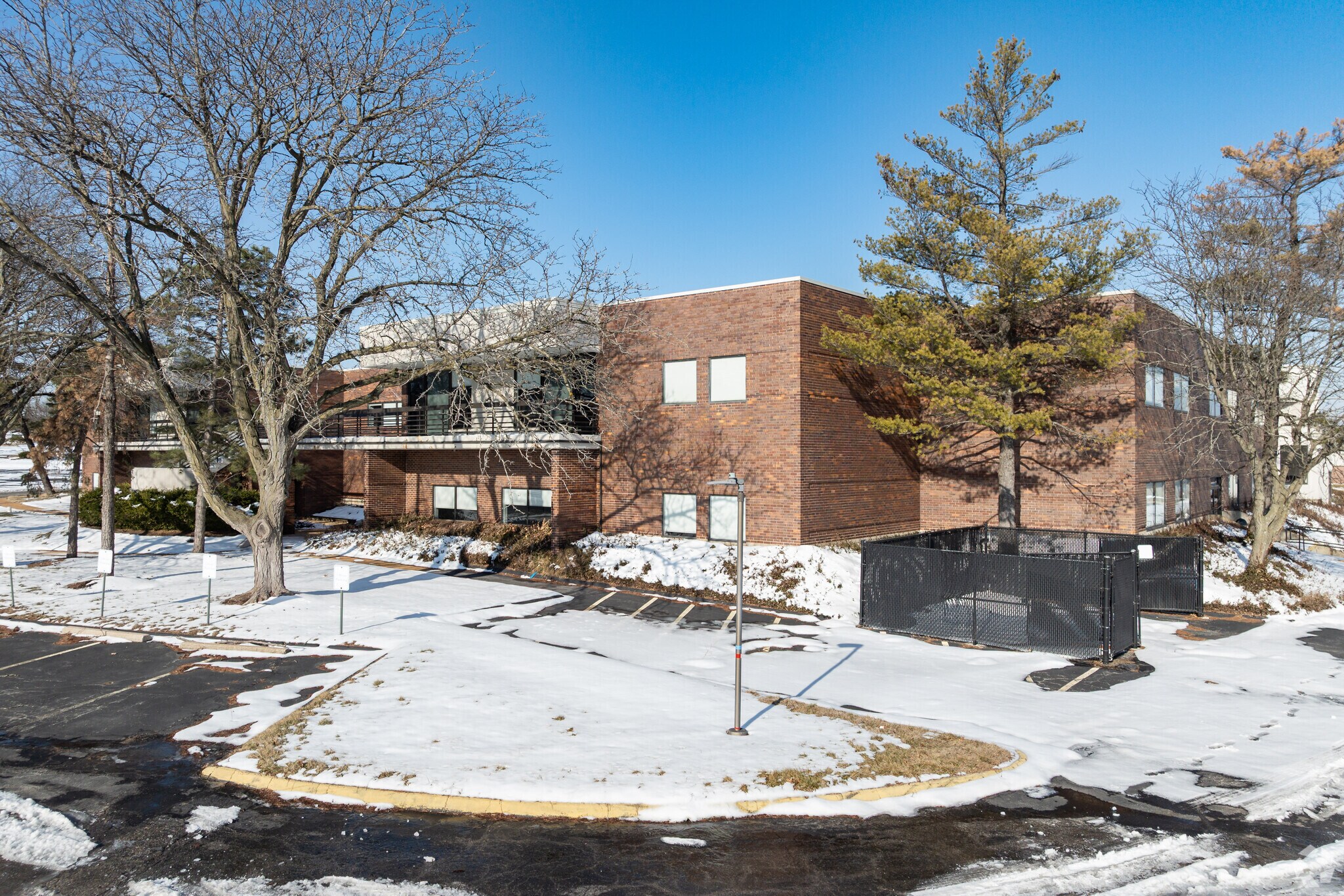 1145 Corporate Lake Dr, Creve Coeur, MO for Rent