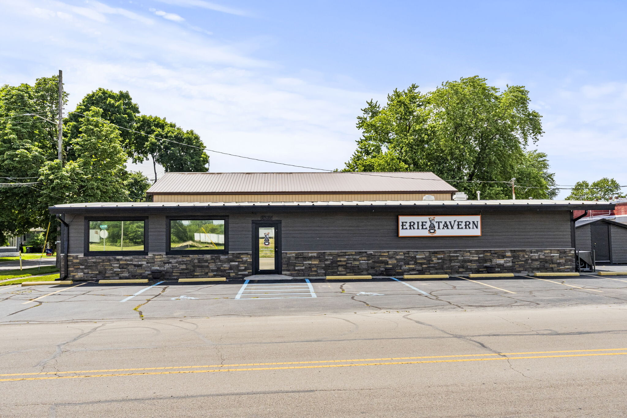 770 E Franklin St, Huntington, IN for Sale