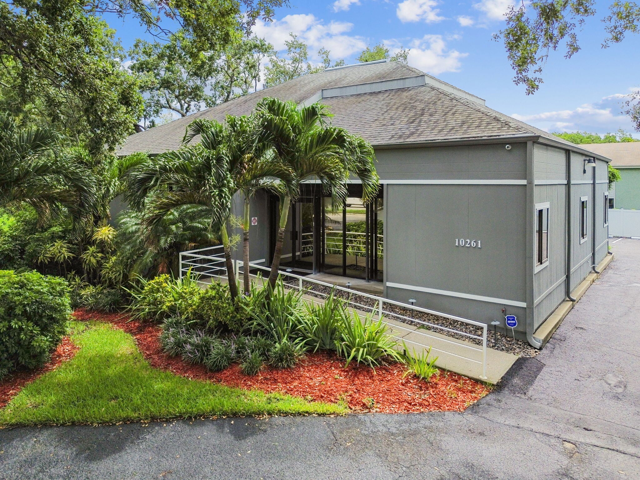 10261 4th St N, Saint Petersburg, FL for Sale