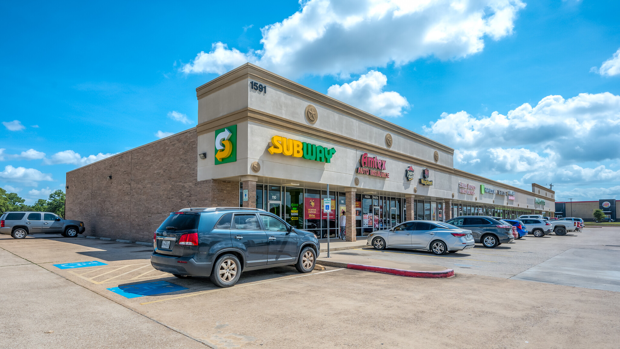 1591 E Hwy 6, Alvin, TX for Rent