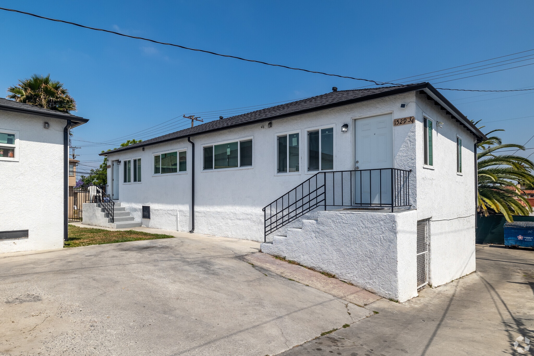 1525 W 105th St, Los Angeles, CA for Sale