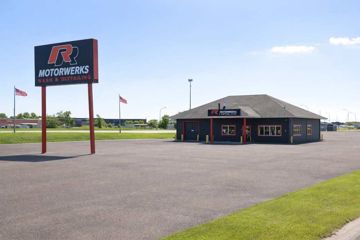 2415 2nd Ave N, Moorhead, MN for Sale