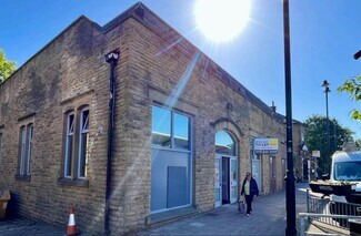Pudsey, WYK Retail - 1 Market Pl