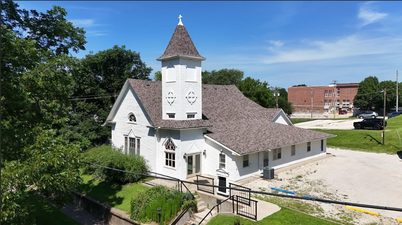 307 E 6th St, Mound City, MO for Sale