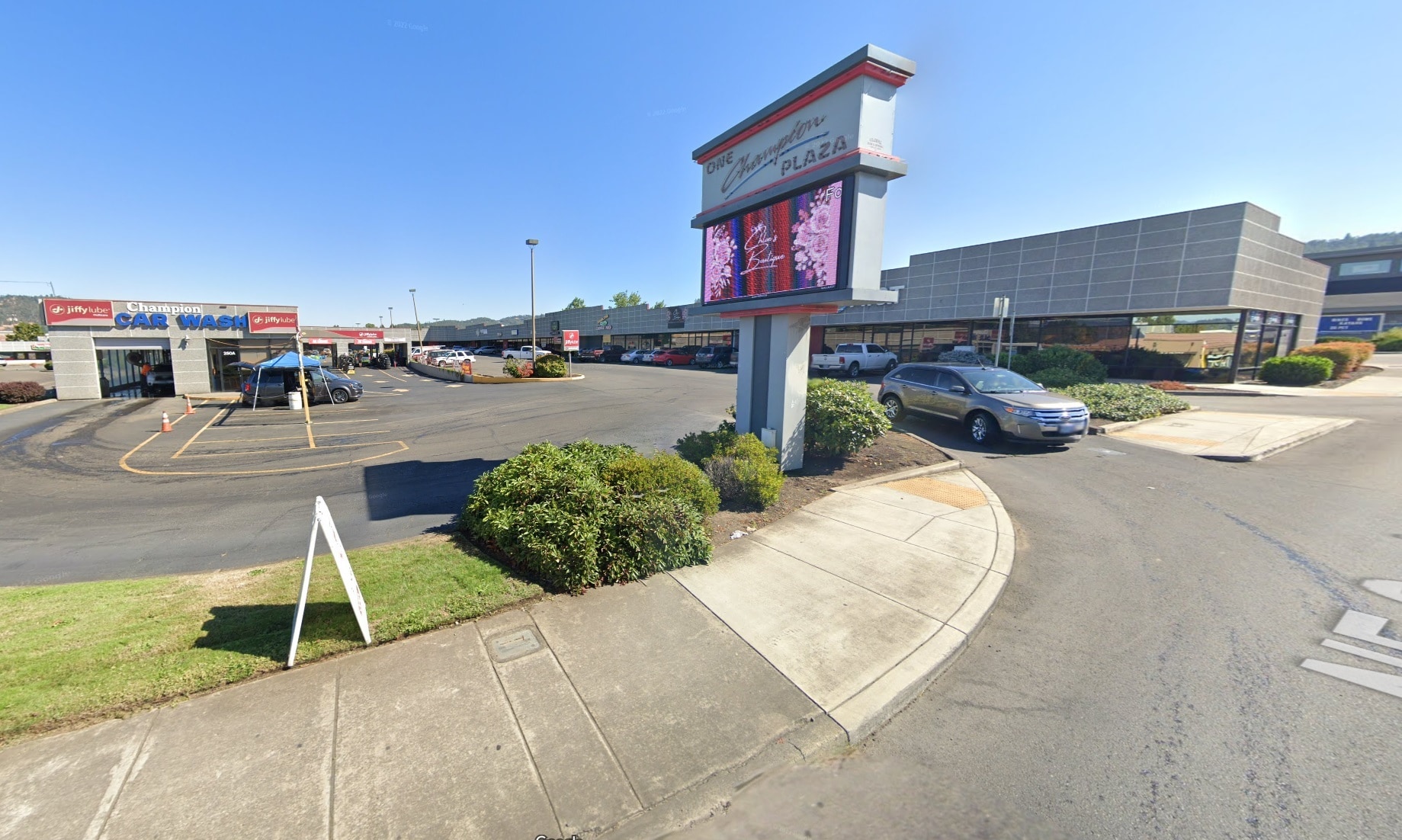 250 NE Garden Valley Blvd, Roseburg, OR for Rent