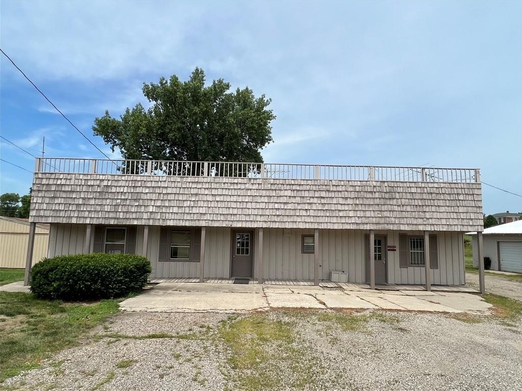 1000-1004 1st Ave E, Newton, IA for Sale