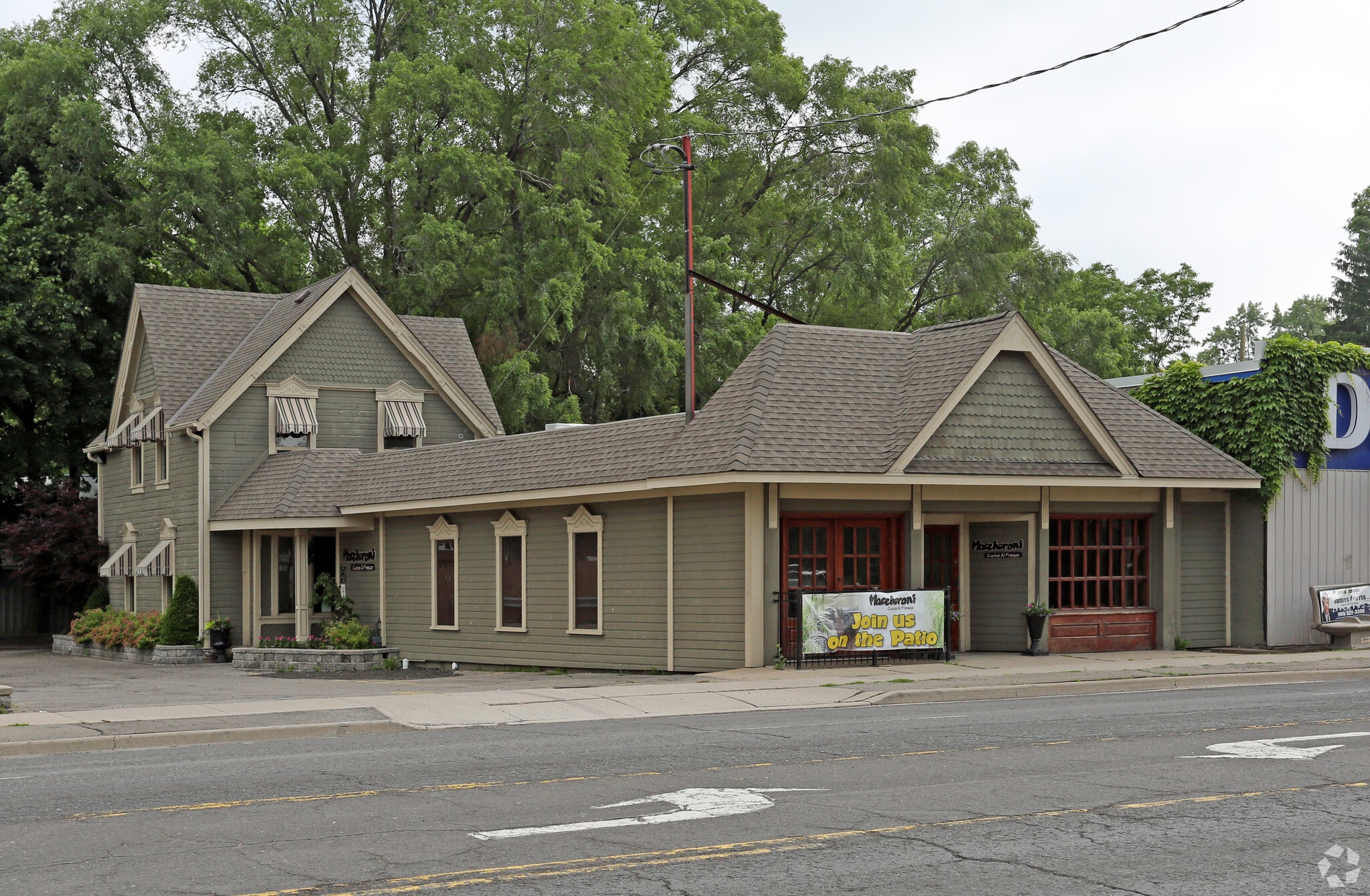 1560 Main St W, Hamilton, ON for Sale
