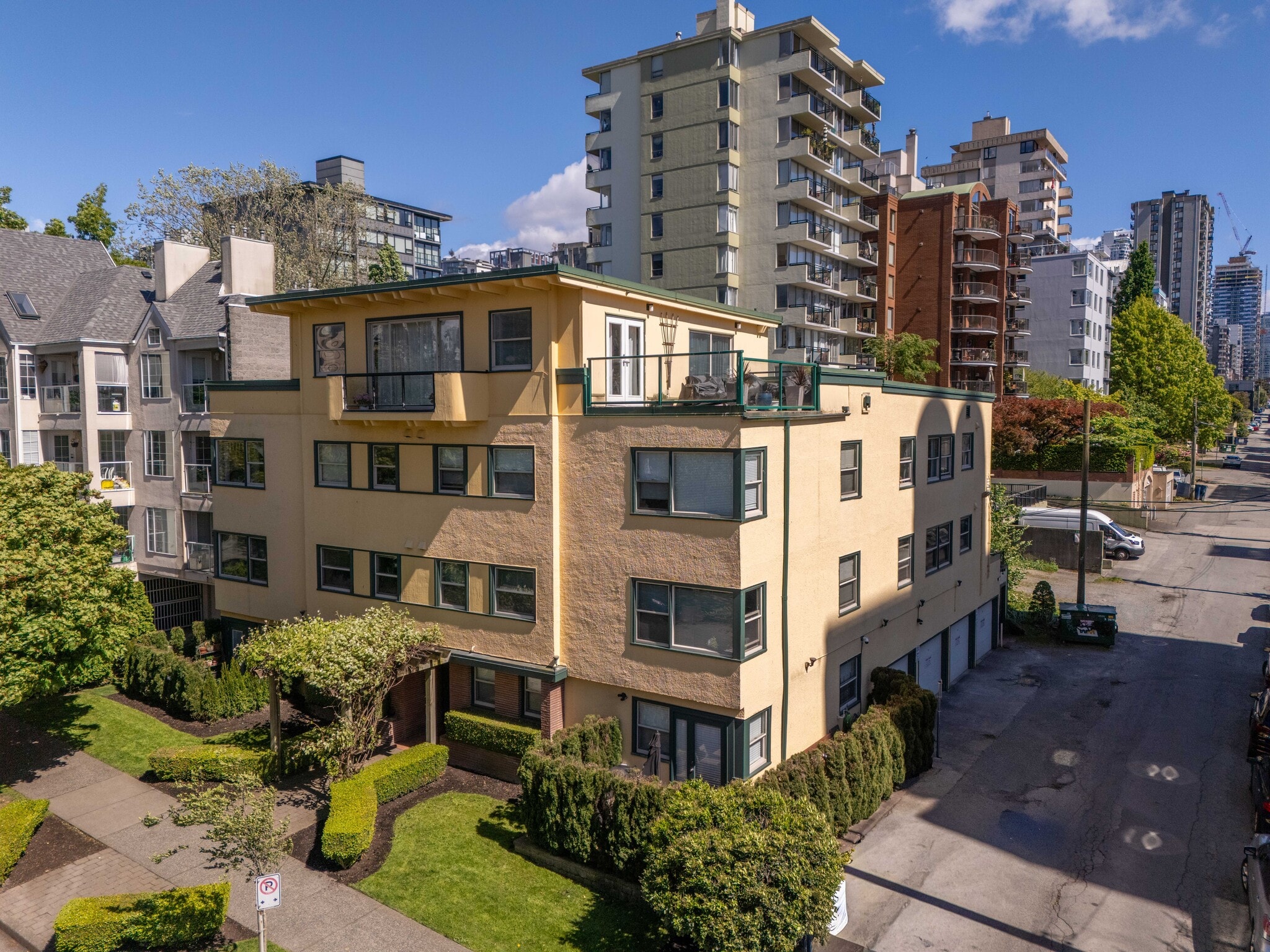 1334 Cardero St, Vancouver, BC for Sale