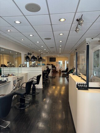 Pelham, NY undefined - 123 Wolfs Ln Pelham, NY undefined - 123 Wolfs Ln