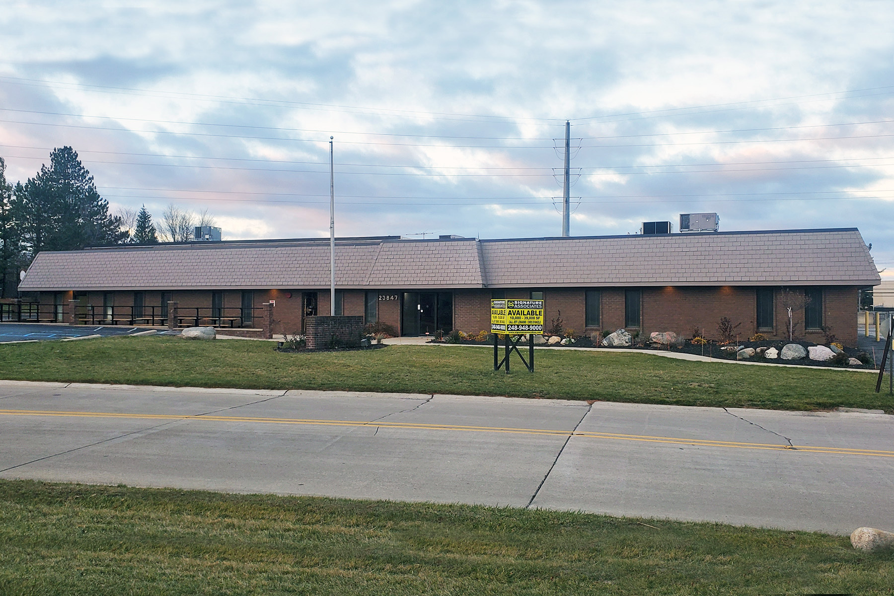 23847 Industrial Park Dr, Farmington Hills, MI for Rent