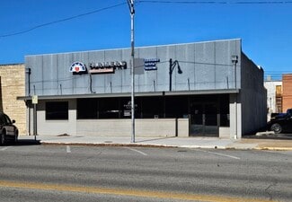 Enid, OK Storefront - 220 W Broadway Ave
