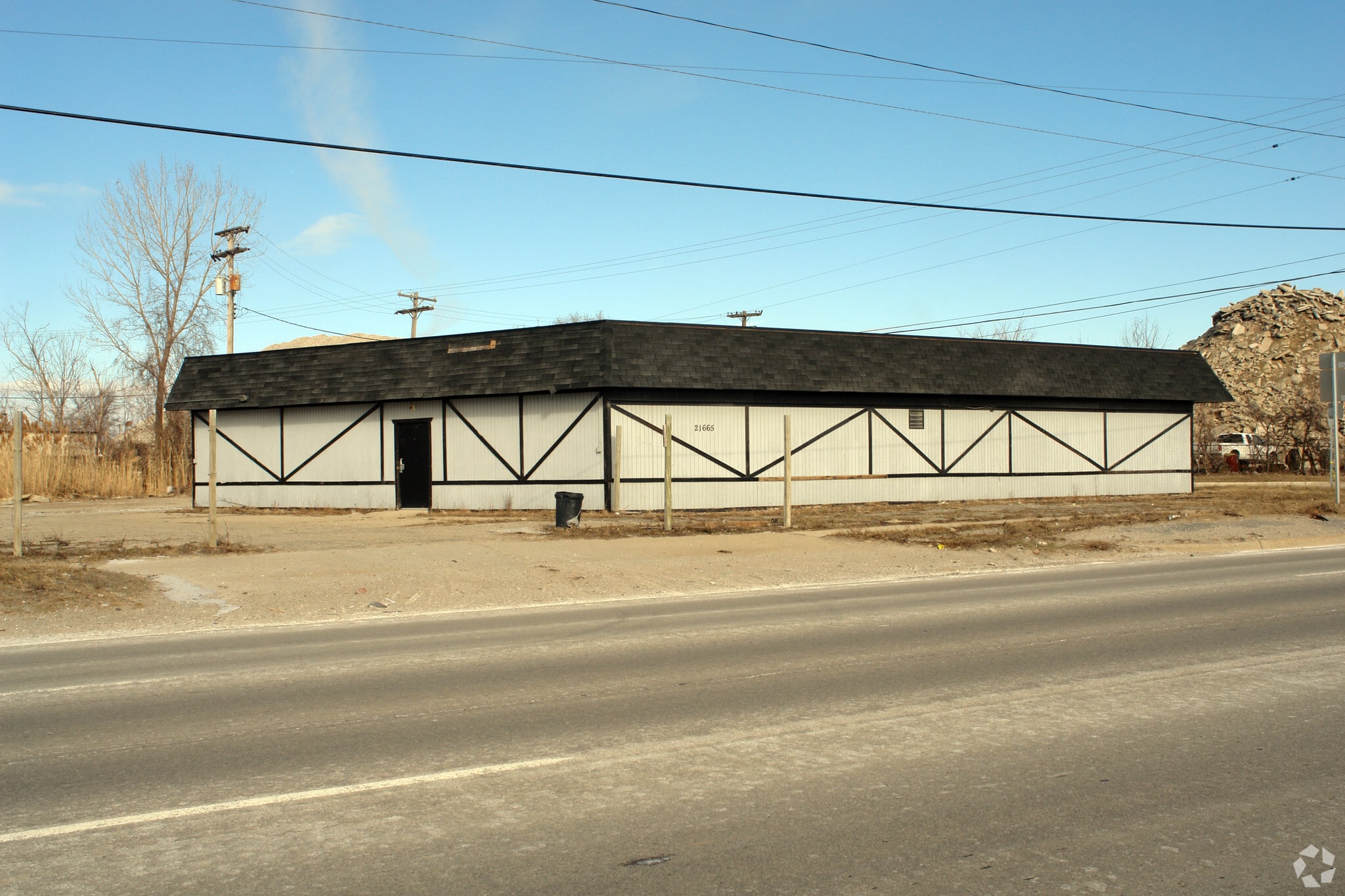 21665 Groesbeck Hwy, Warren, MI for Rent
