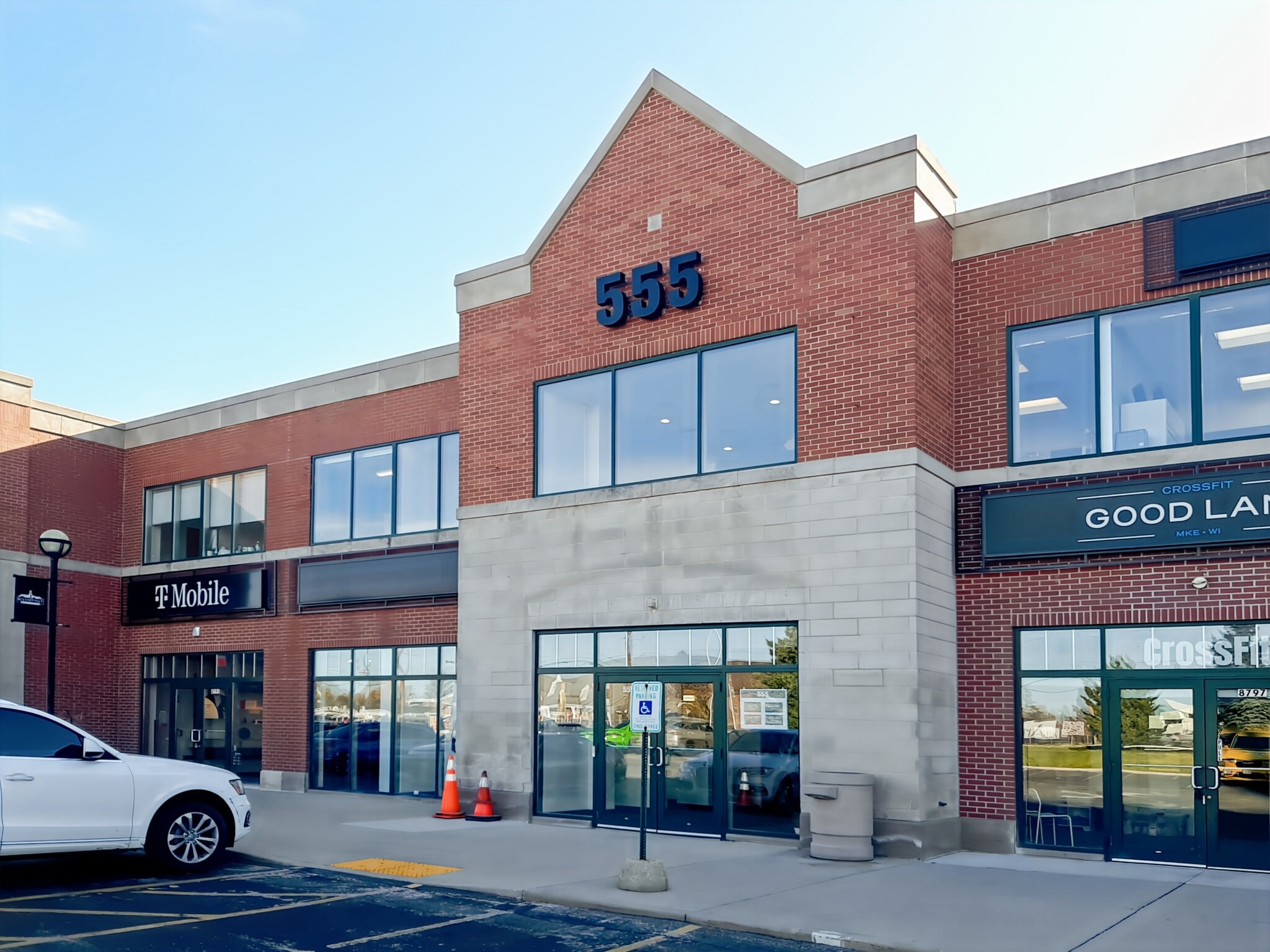 8633-8799 N Port Washington Rd, Fox Point, WI for Rent