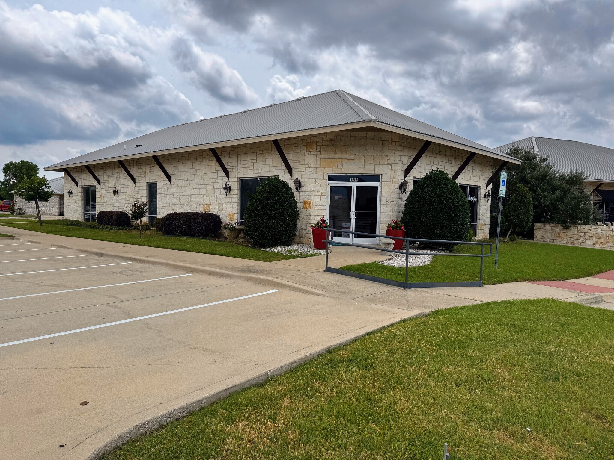 753 Mid Cities Blvd, North Richland Hills, TX for Sale