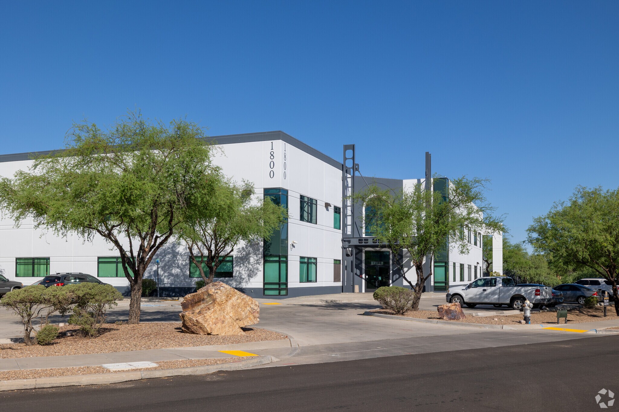 1800 S Research Loop, Tucson, AZ for Rent