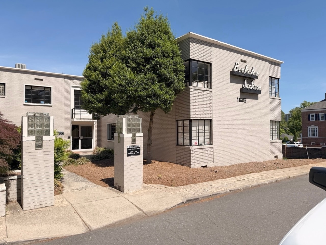 1125 E Morehead St, Charlotte, NC for Rent