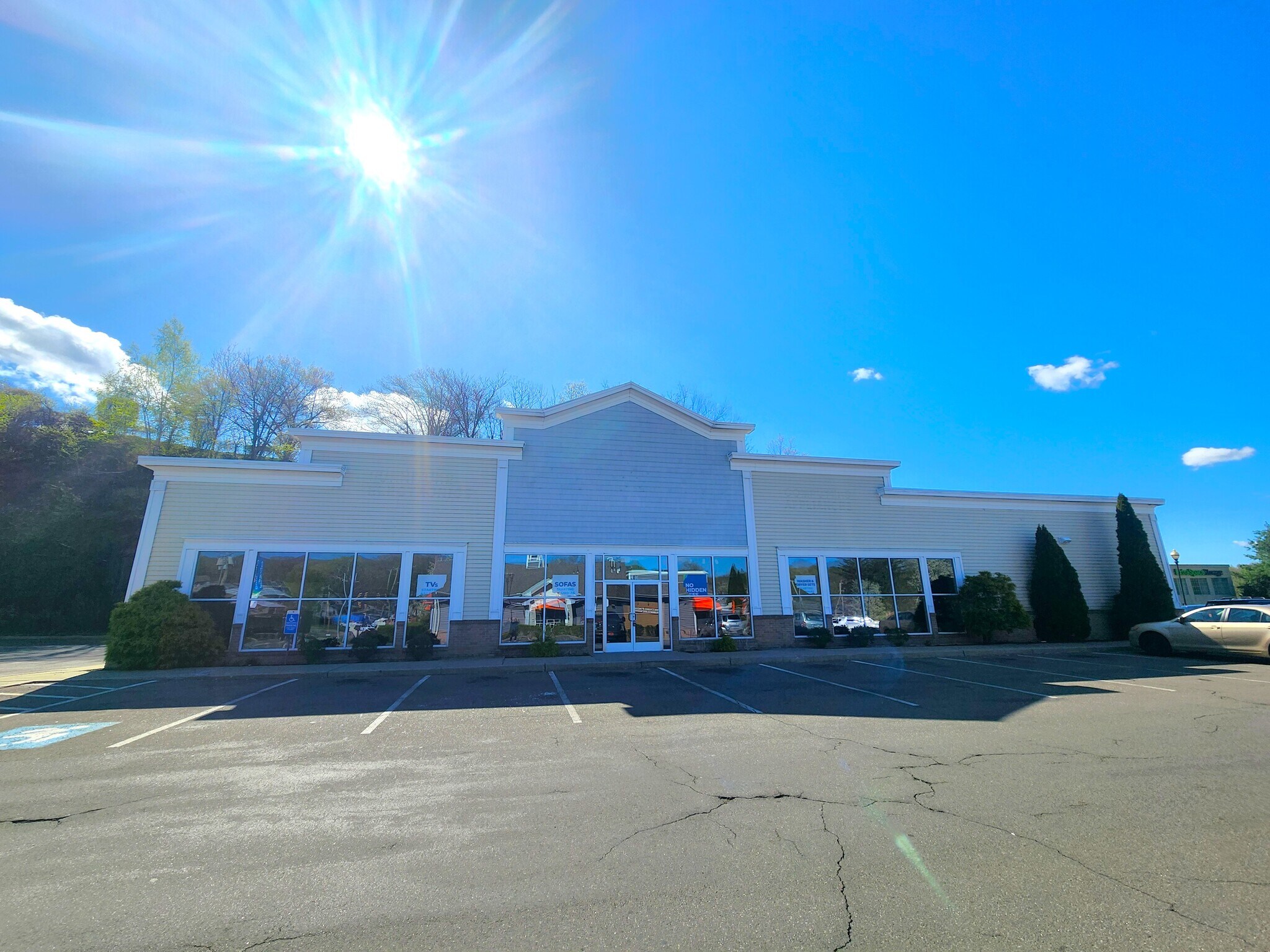 508 W Main St, Meriden, CT for Rent