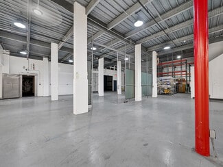 Santa Ana, CA Industrial - 3501 W Garry Ave Santa Ana, CA Industrial - 3501 W Garry Ave