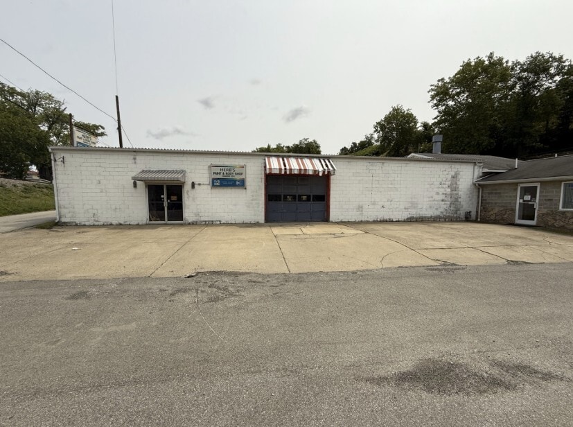 403 Charles St, Sistersville, WV for Sale