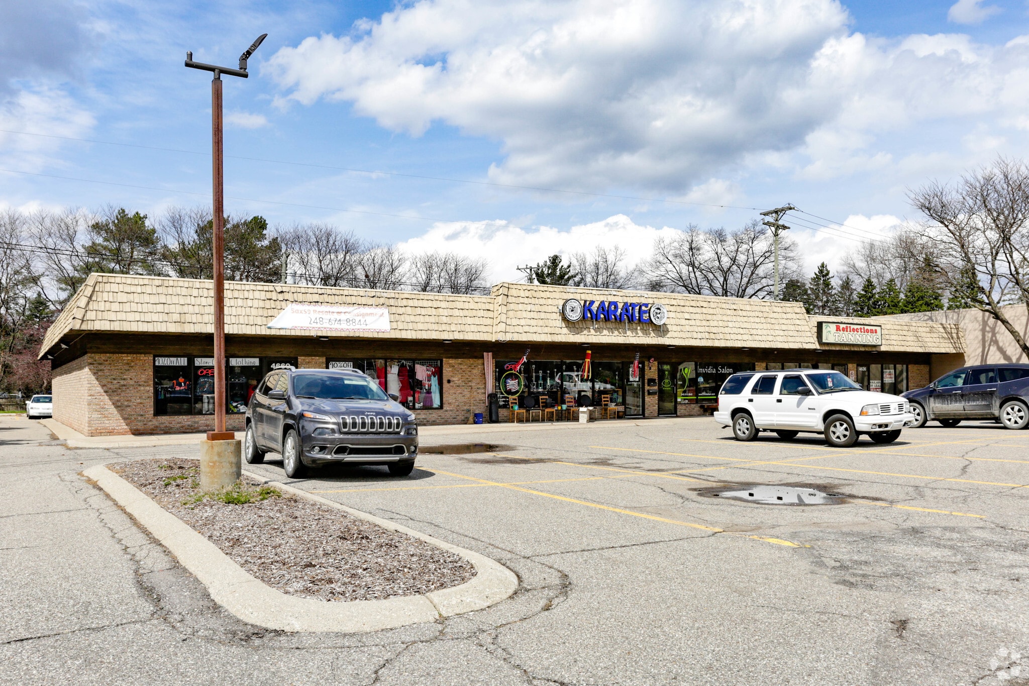 4654-4660 W Walton Blvd, Waterford, MI for Rent
