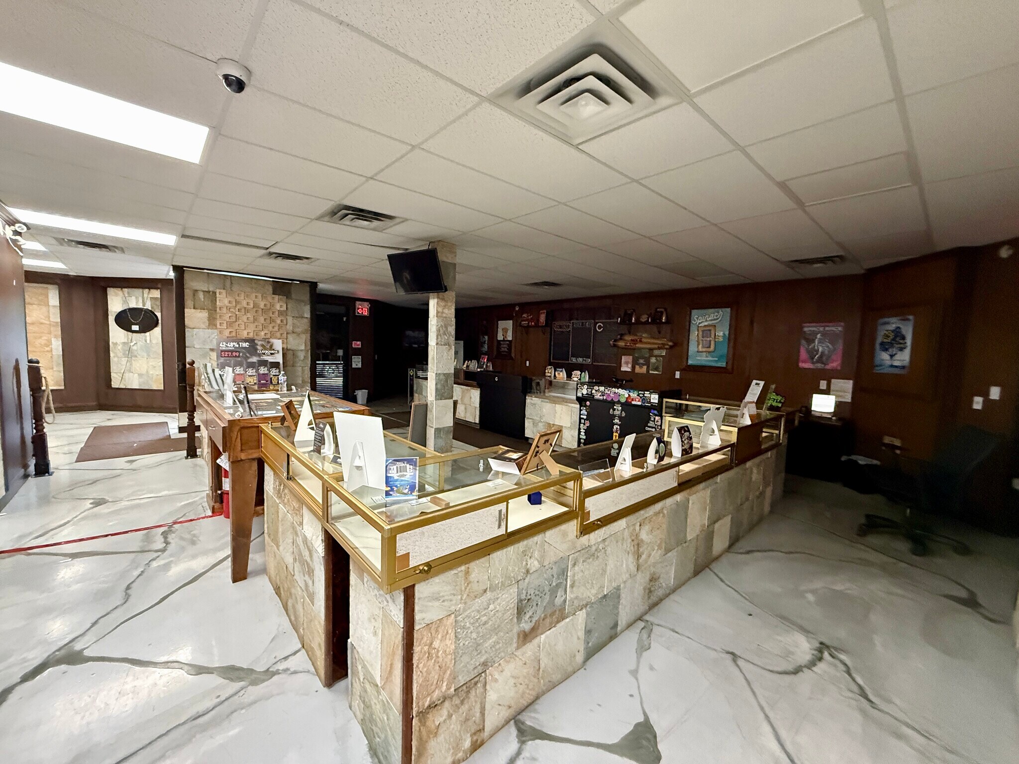 6918-6940 77th St NW, Edmonton, AB for Rent