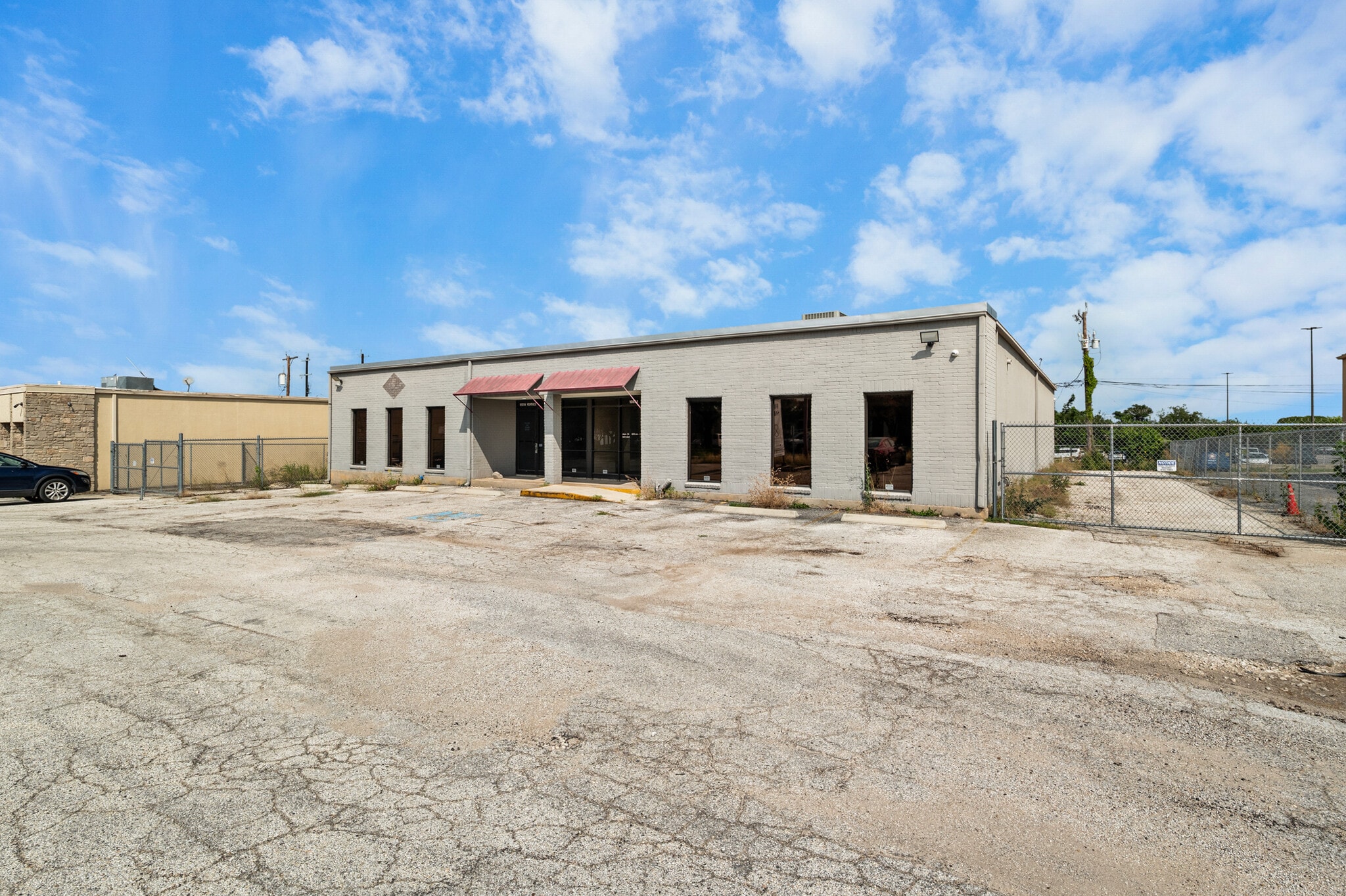 10854 Vandale St, San Antonio, TX for Sale