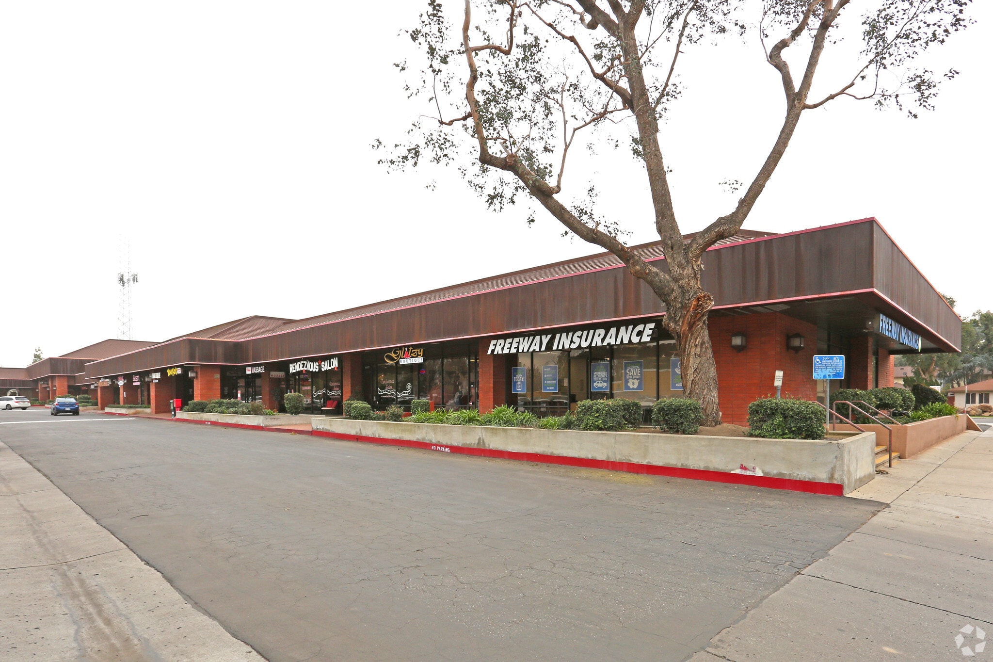 47035021 Stockdale Hwy Bakersfield, CA 93309 Retail Property for