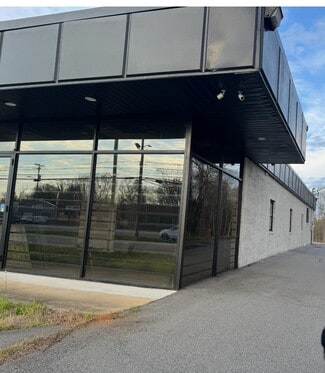 High Point, NC Office/Retail - 2517 S Main St
