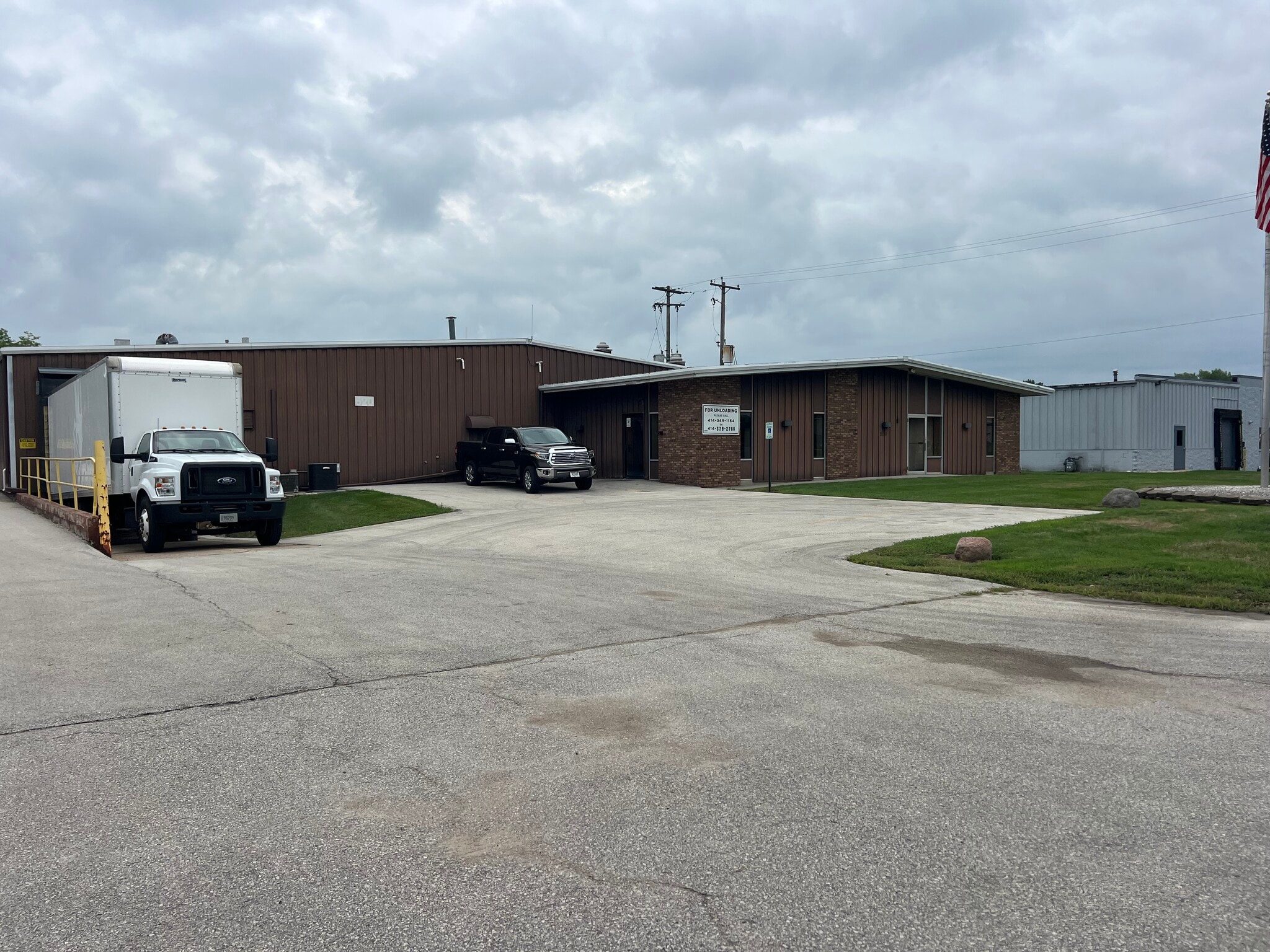 520 Progress Dr, Hartland, WI for Sale
