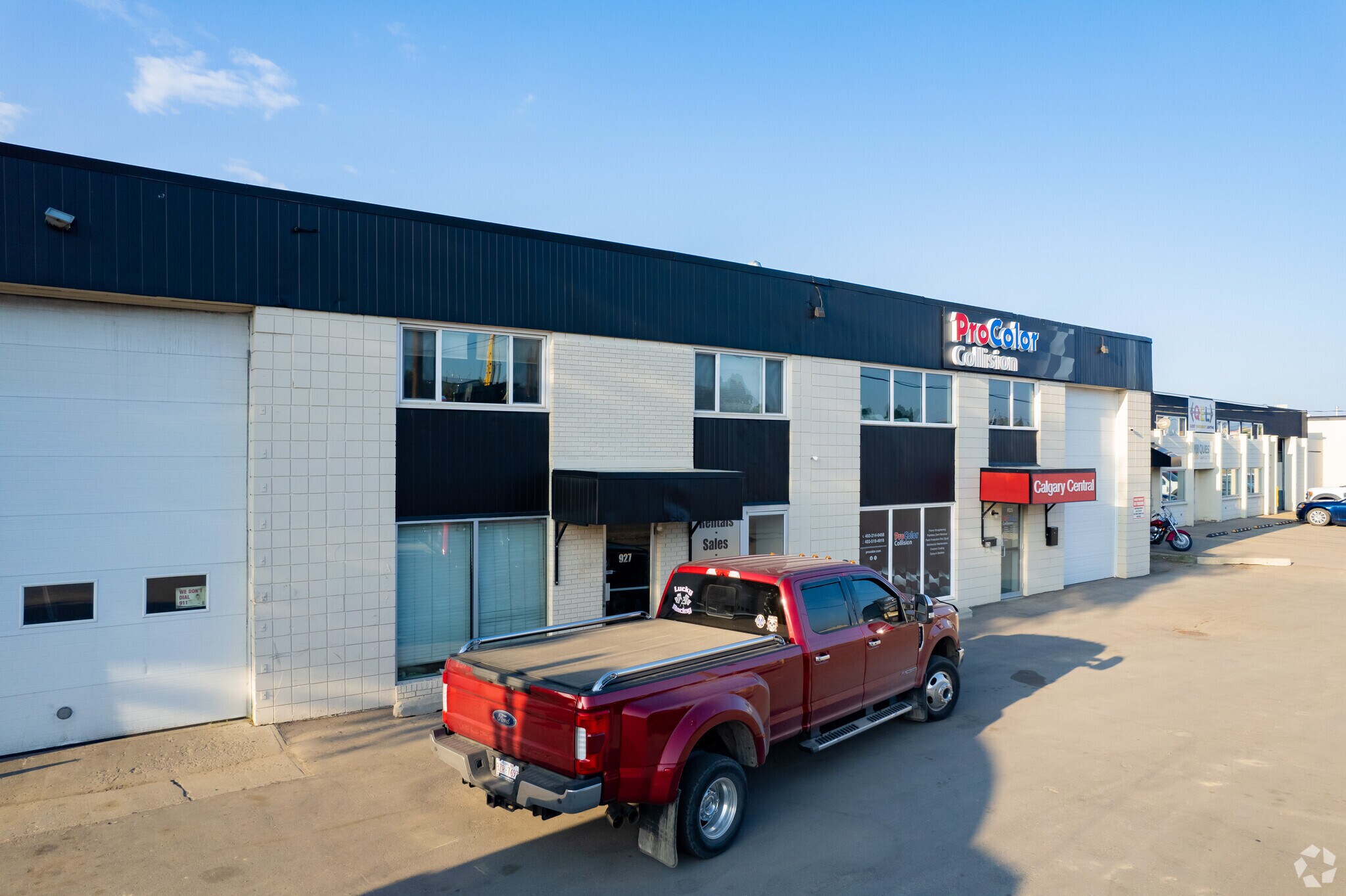 927 46 Av SE, Calgary, AB for Rent