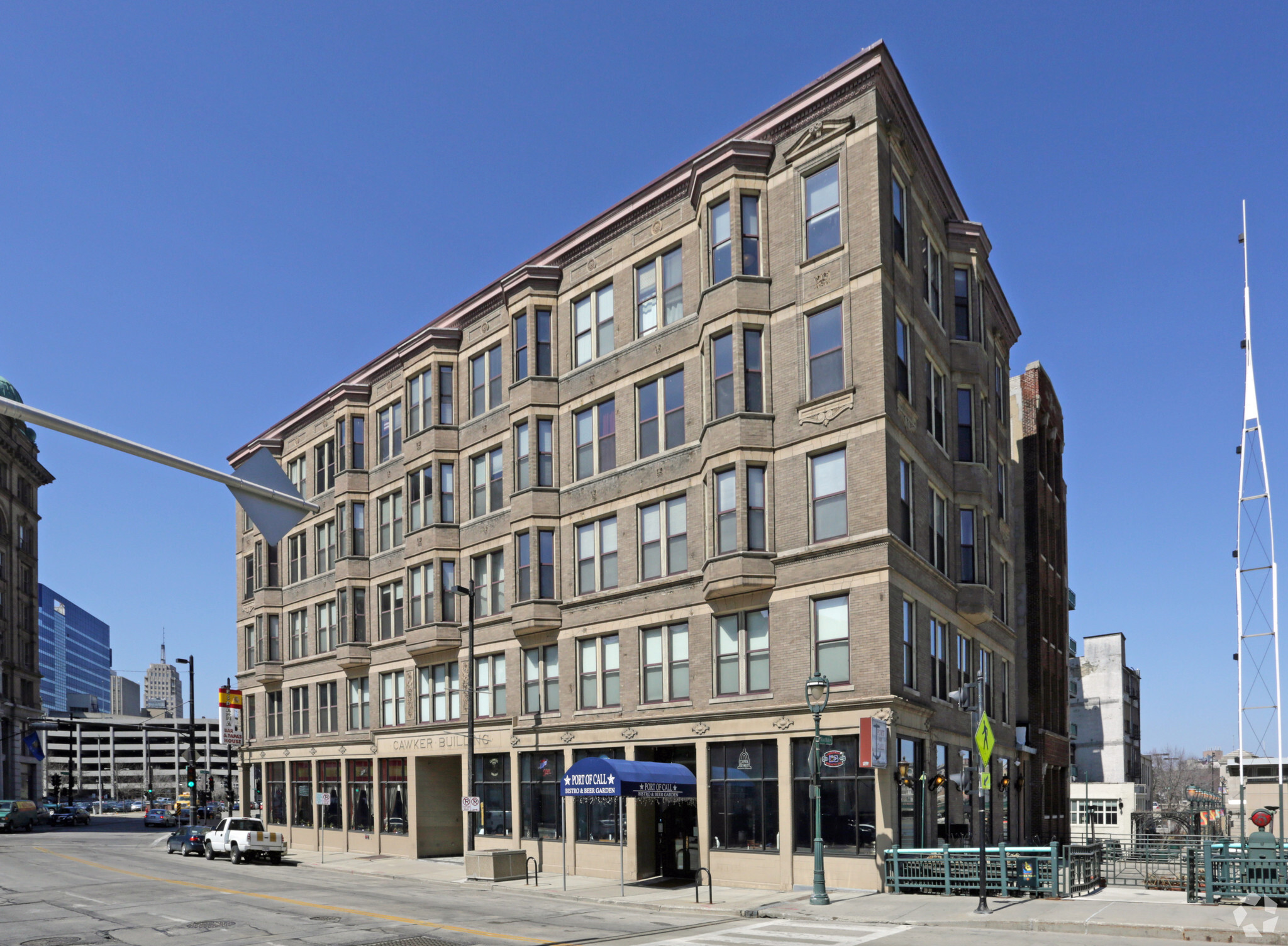 106-108 W Wells St, Milwaukee, WI for Sale