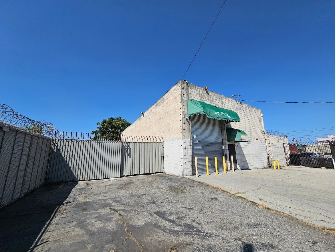 1535 E Adams Blvd, Los Angeles, CA for Rent