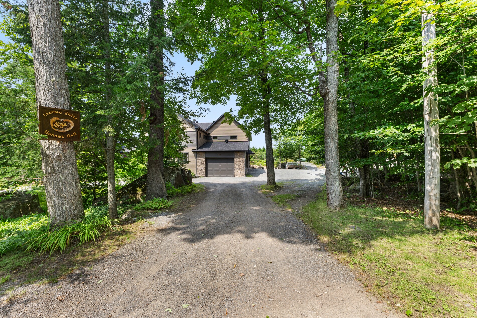 57 Rue Allan, Brownsb-Chath, QC for Sale