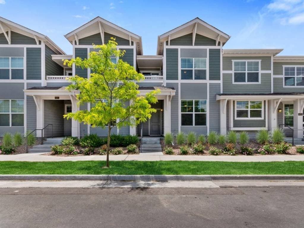 9518 E 109th Dr, Commerce City, CO for Sale