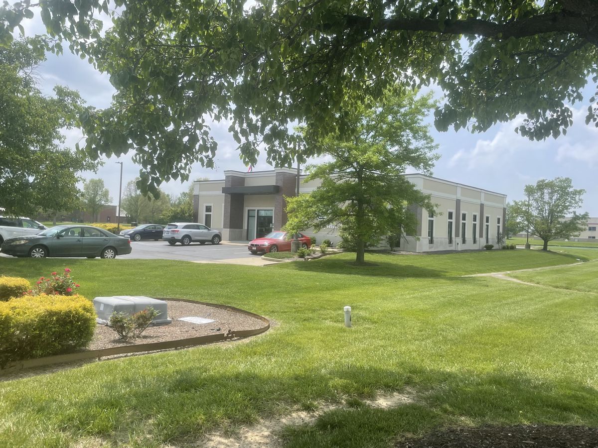 330 Cross Pointe Dr, Evansville, IN for Rent