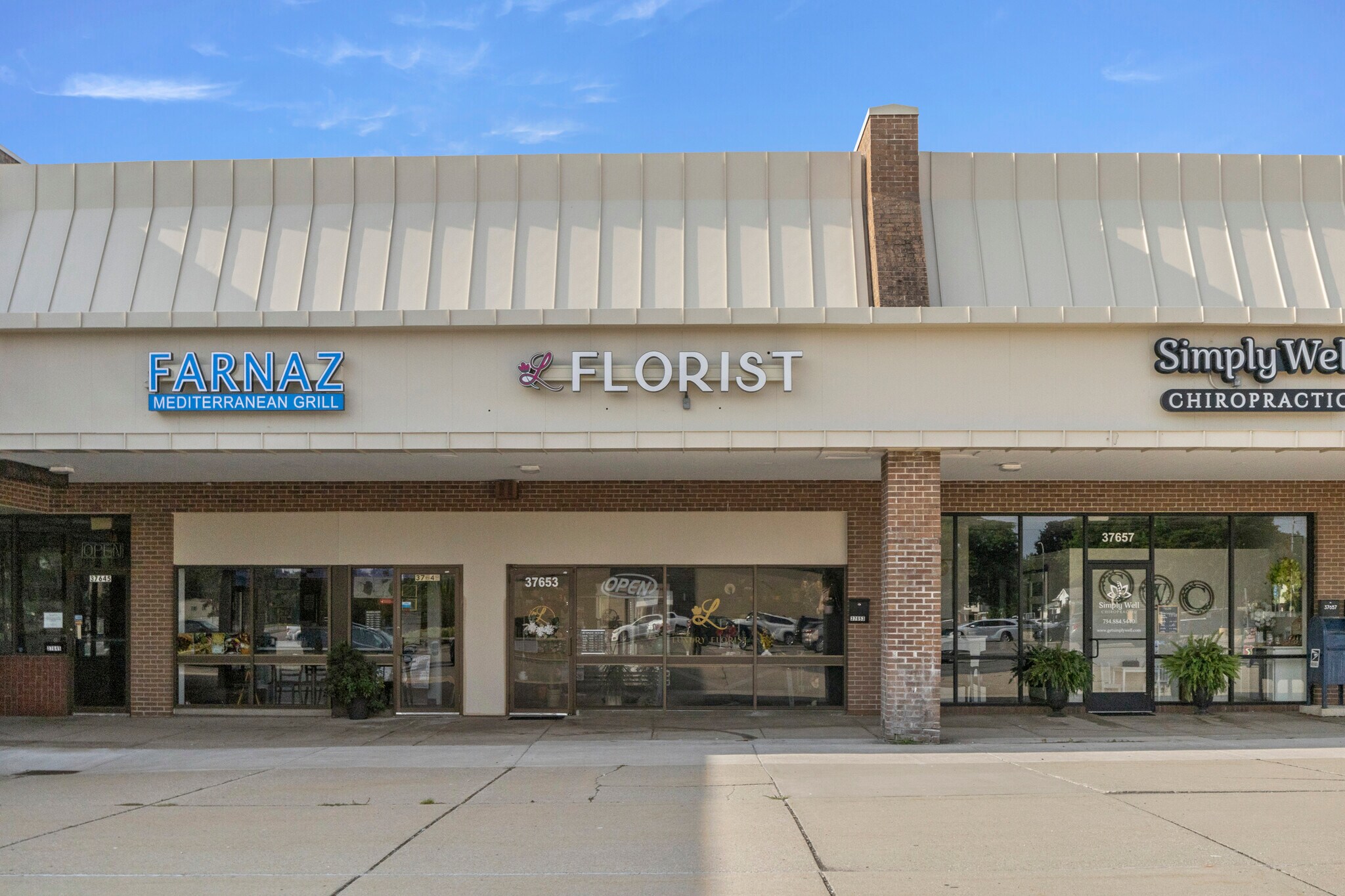 37609-37685 5 Mile Rd, Livonia, MI for Sale
