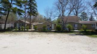 Wasaga Beach, ON Hospitality - 35 River Rd E