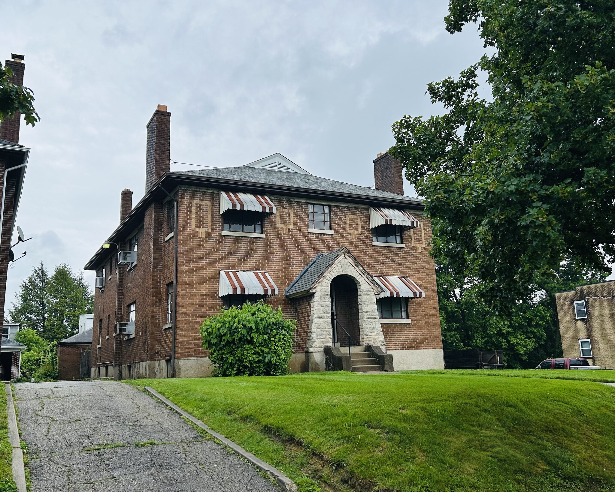 2530 Hansford Pl, Cincinnati, OH for Sale