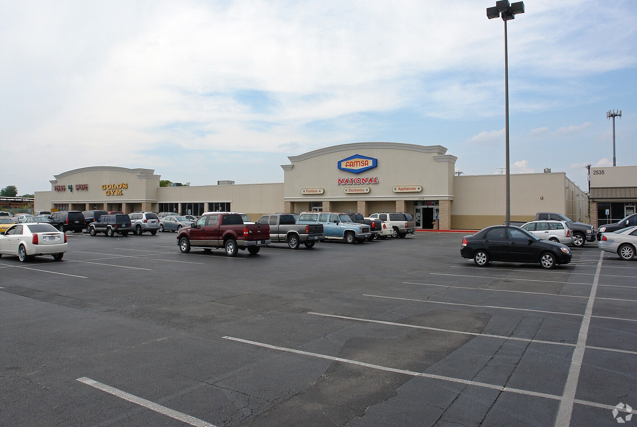 2545-2567 SW Military Dr, San Antonio, TX for Rent