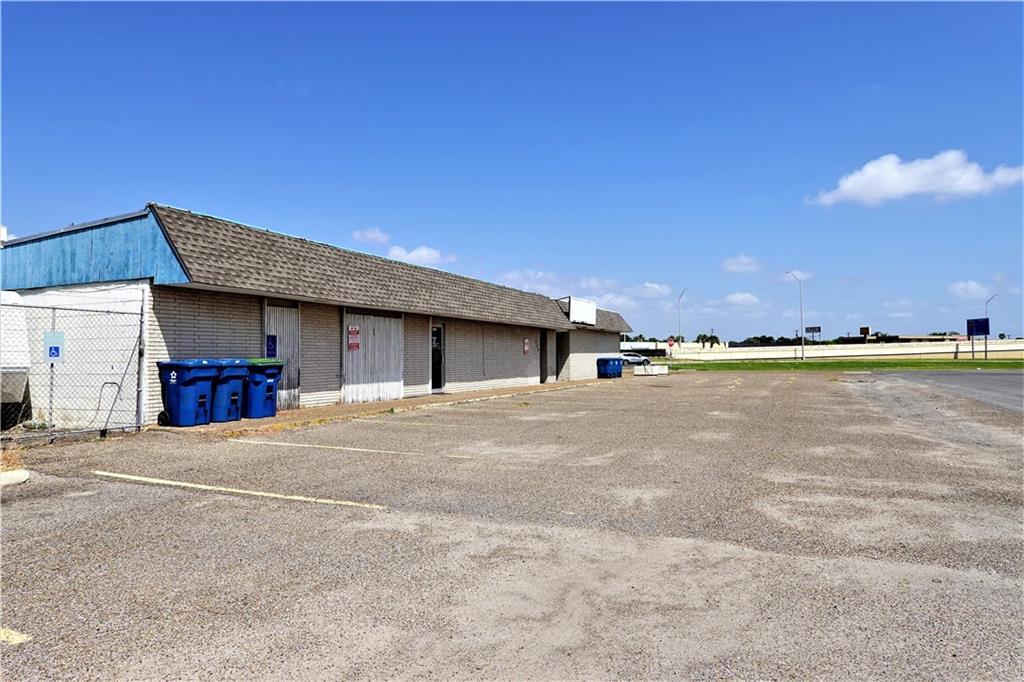 907 Market St Portland, TX 78374 Office Property for Sale on