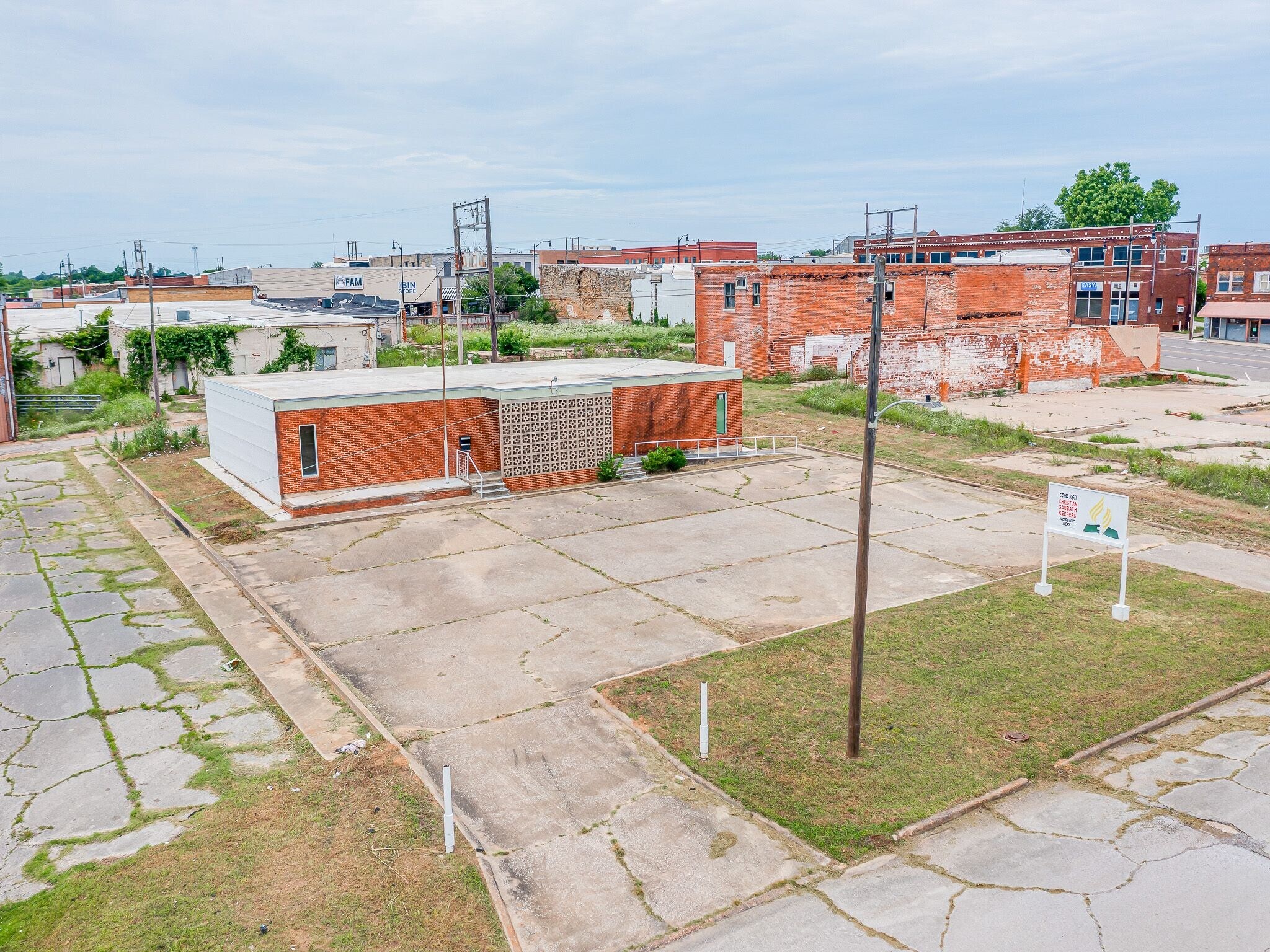111 N 4th St, Seminole, OK for Sale