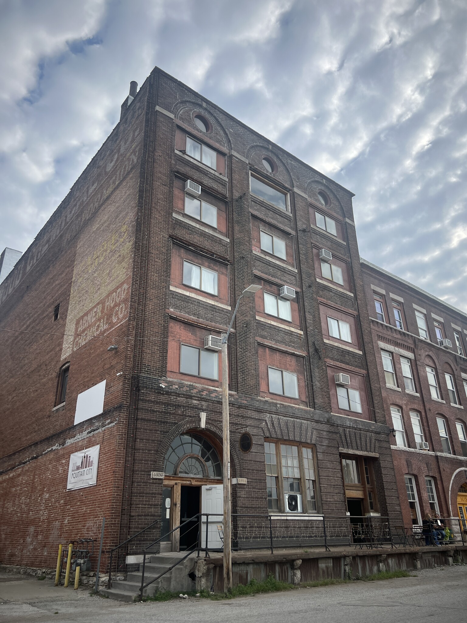 1409-1411 W 11th St, Kansas City, MO for Sale