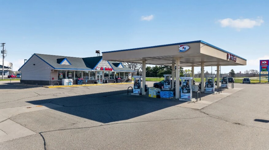 1423 2nd St N, Sauk Rapids, MN for Sale