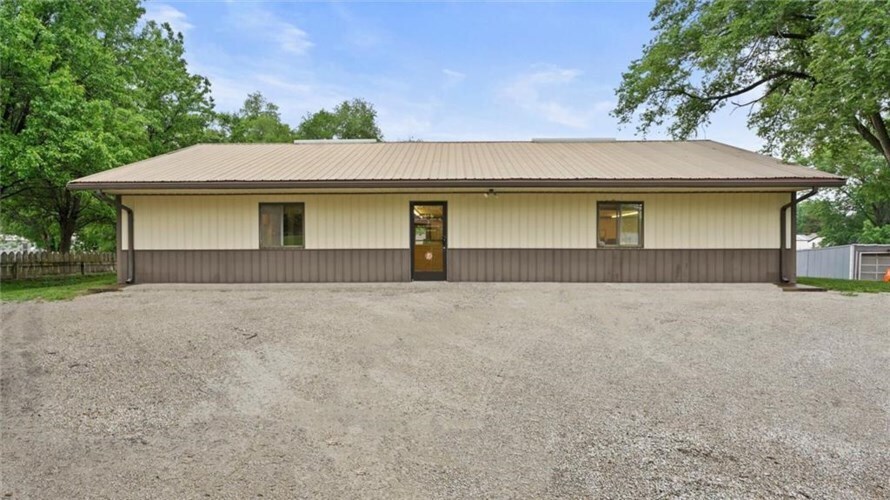 806 E Main St Richmond, MO 64085 Office Property for Lease on