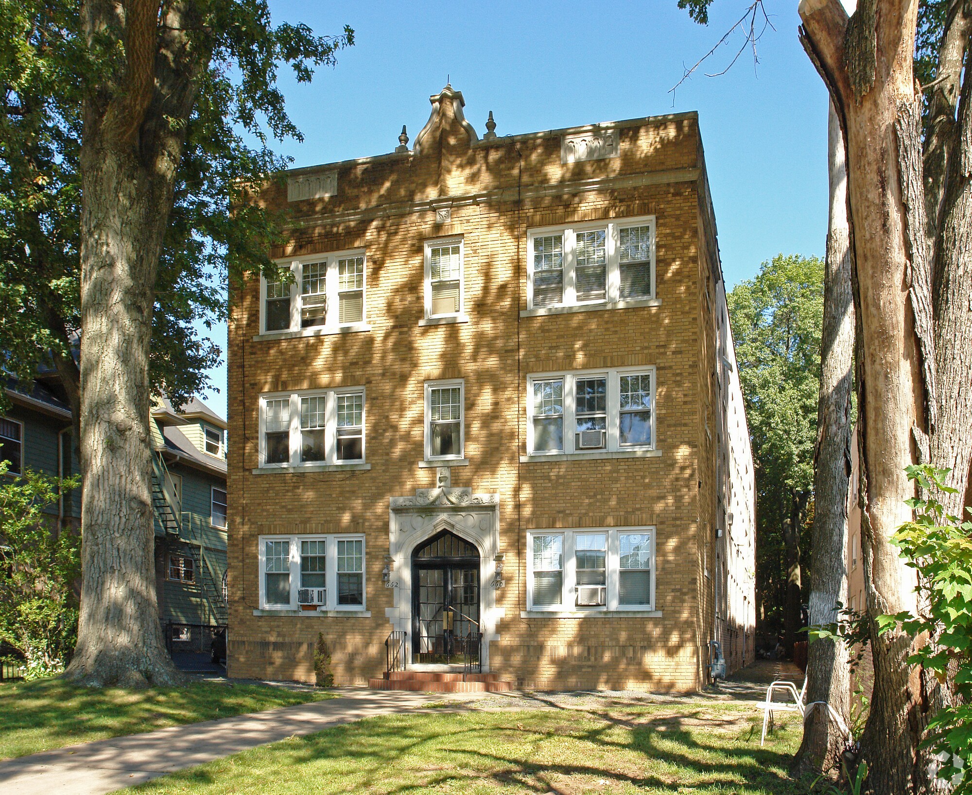 660-662 Farmington Ave, Hartford, CT for Sale