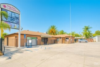 Bakersfield, CA Storefront Retail/Residential - 306-308 Roberts Ln Bakersfield, CA Storefront Retail/Residential - 306-308 Roberts Ln