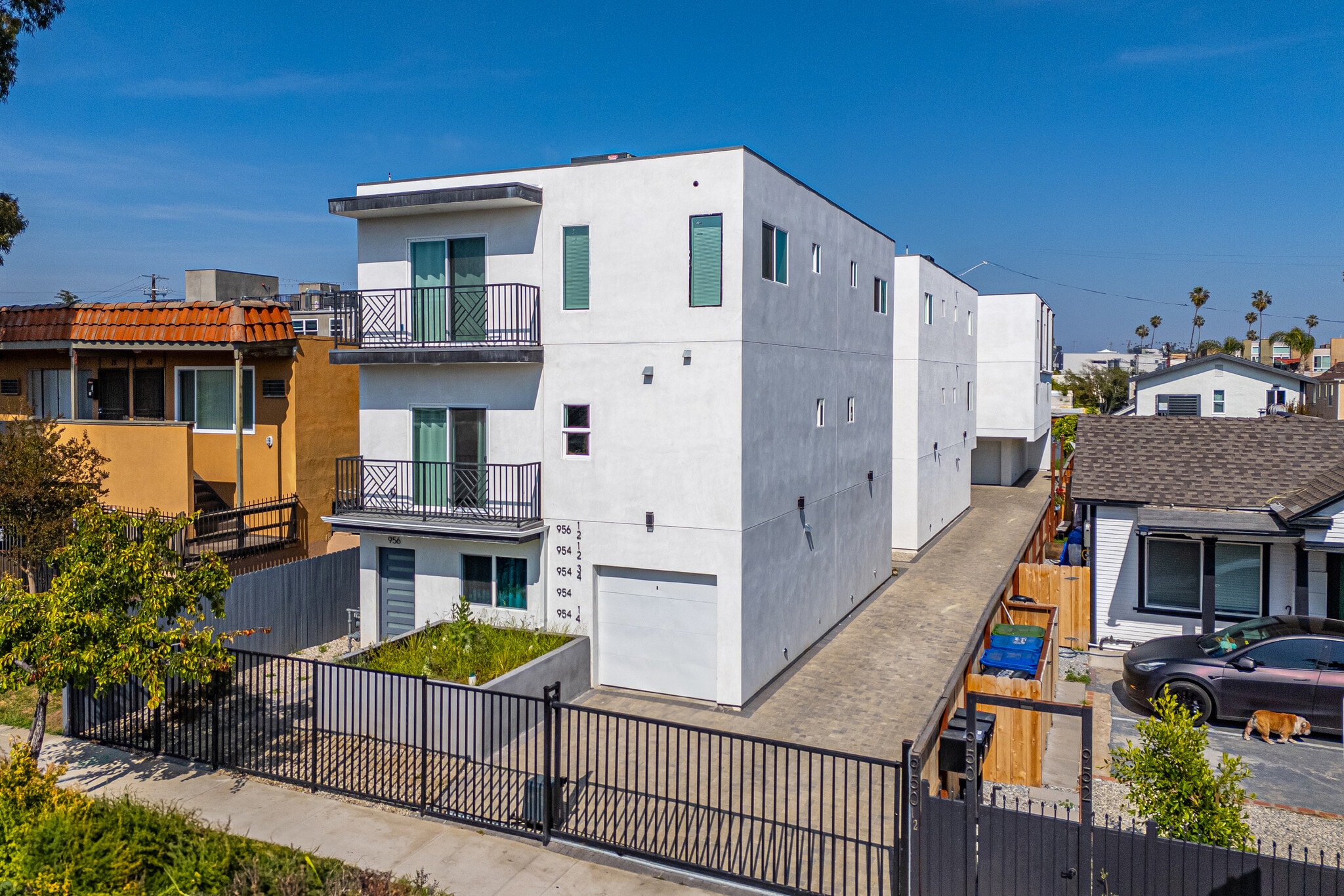 954 Kingsley Dr, Los Angeles, CA for Sale