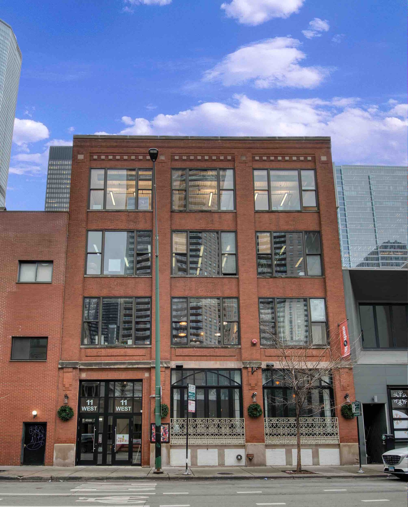 11 W Illinois St, Chicago, IL for Rent